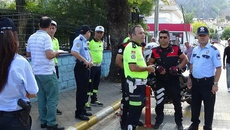 Polis Kontrolleri ve Denetimleri Sürüyor