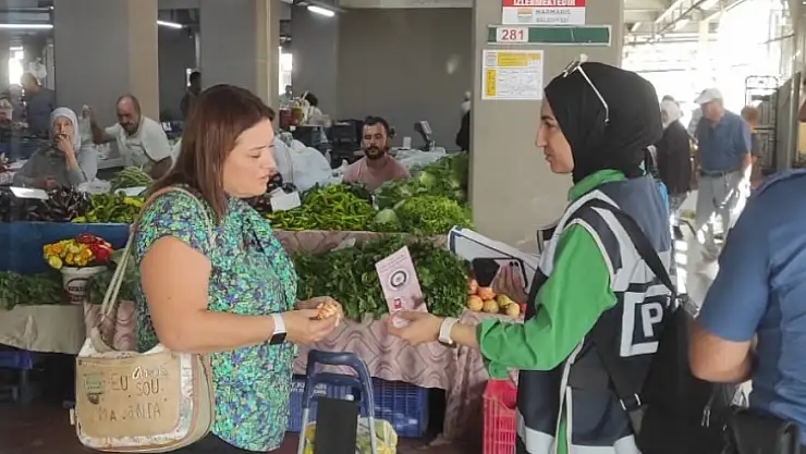 Polisten 'Kadına şiddete hayır' çalışması