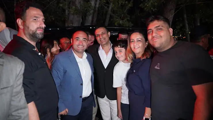 Rafet El Roman Sevgisi Seki Çayırına Sığmadı