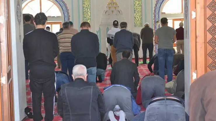 Ramazan ayının ilk cuma namazı kılındı
