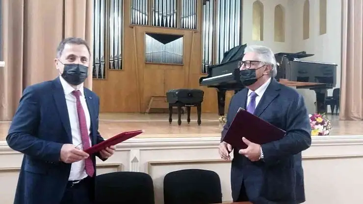 Rektör Çiçek'ten Azerbaycan Başkenti Bakü'ye ziyaret