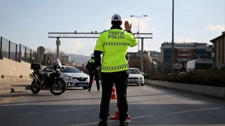 RESMİ GAZETE'DE YAYINLANDI!  KARAYOLLARI TRAFİK YÖNETMELİĞİ DEĞİŞTİ