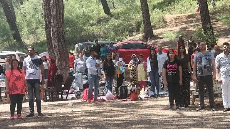 Romenler Hıdırellezi Coşkulu Şekilde Kutladı