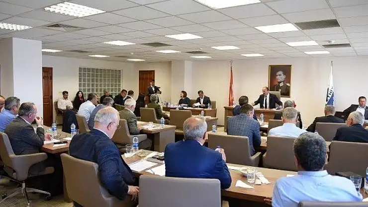 SAATCI  'BÖYLE BİR MECLİS BAŞKA BİR YERDE YOK…'