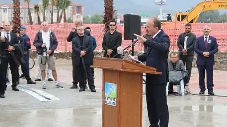 SAATCI   'KÖKLÜLÜKLE KÖKSÜZLÜĞÜN FARKI İŞTE BUDUR'