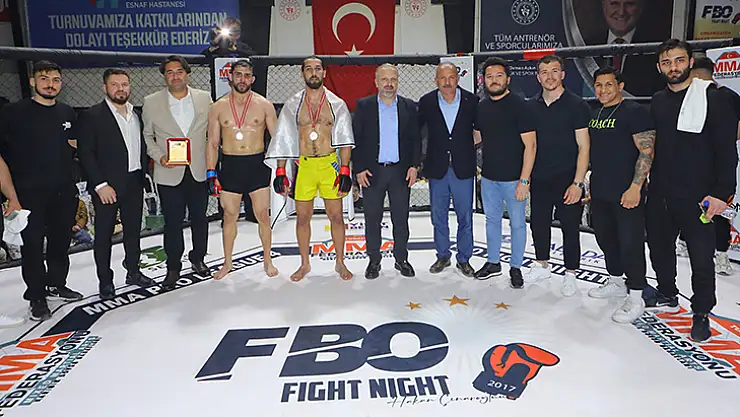 Saatcı: MMA Pro Lig 4 Dövüşlerinde Dereceye Giren Sporculara Madalyalarını Verdi