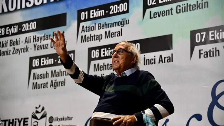 Şair Ataol Behramoğlu İle Şarkıcı Mehtap Meral Sevenleriyle Buluştu