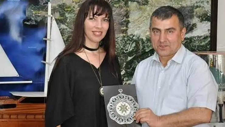 ŞAİR VE YAZARLAR KAYMAKAM ŞAHİNER'İ ZİYARET ETTİLER…