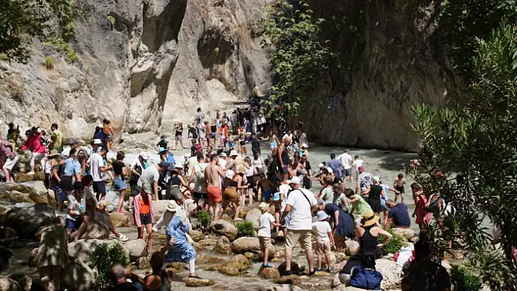 Saklıkent Kanyonu'na Ziyaretçi Akını Devam Ediyor