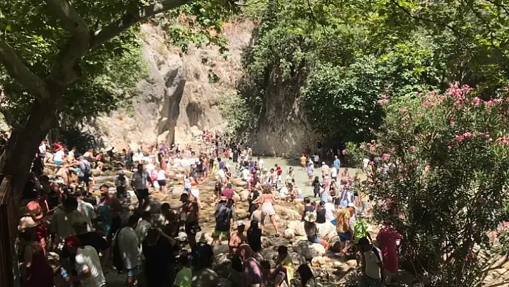 Saklıkent Kanyonu'nda Bayram Yoğunluğu Yaşanıyor