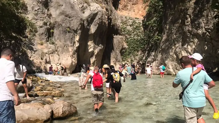 Saklıkent Kanyonunda Turist Bereketi