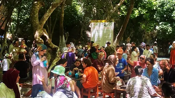 Saklıkent'te Bayram Yoğunluğu Devam Ediyor 