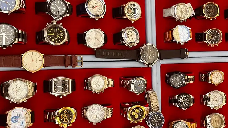 Salı Pazarı'nda çeşit çeşit ürünler tezgâhları süslüyor