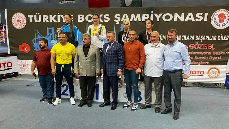 Şampiyonadan madalya ile döndü