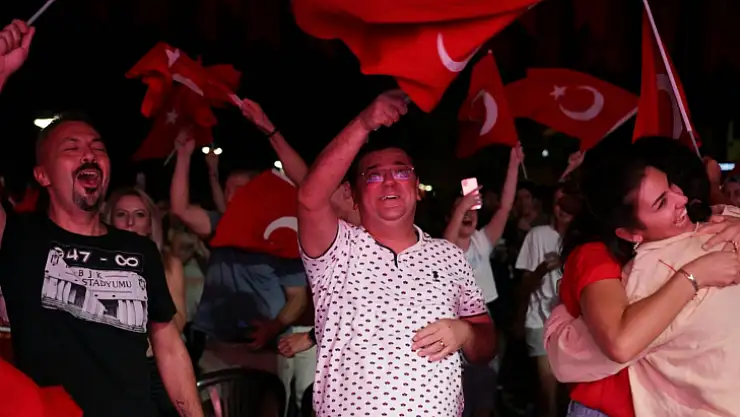 Şampiyonluk Coşkusu Atapark'ta Yaşandı