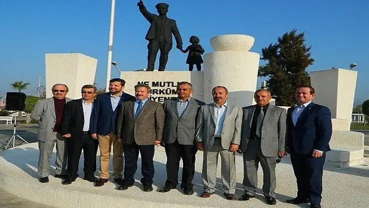 Sarıhan Öğretmenler Gününü Kutladı