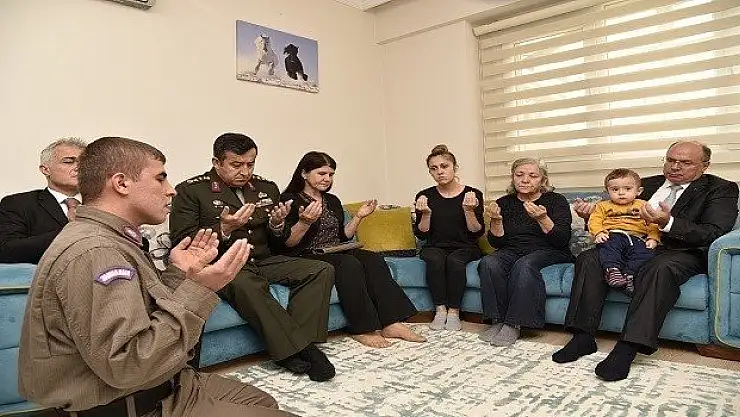 Şehadet Beratı Takdim Etti