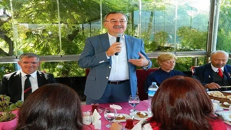 Şehit Aileleri İle Gazilere Yemek Verildi