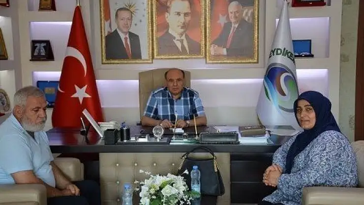 ŞEHİT AİLESİNDEN BAŞKAN OTGÖZ'E ZİYARET