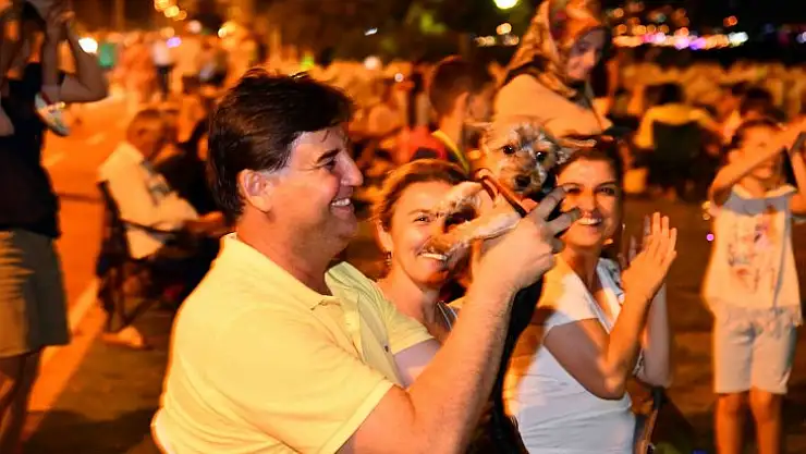 Selçukoğlu Sesiyle Büyüledi