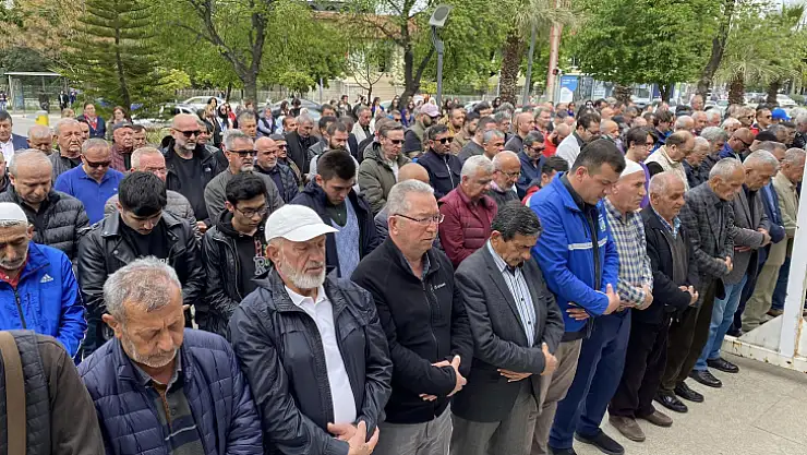 ŞENEL SON YOLCULUĞUNA DUALARLA UĞURLANDI