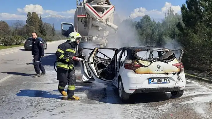 Seydikemer'de Araç Alev Aldı