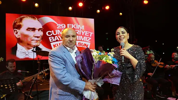 SEYDİKEMER'DE ZARA RÜZGARI ESTİ