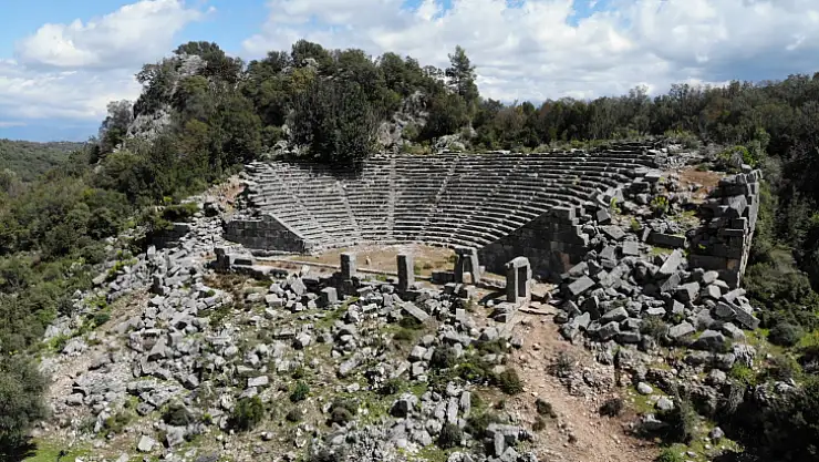 Seydikemer, tarihin en eski amfi tiyatrolarına sahip