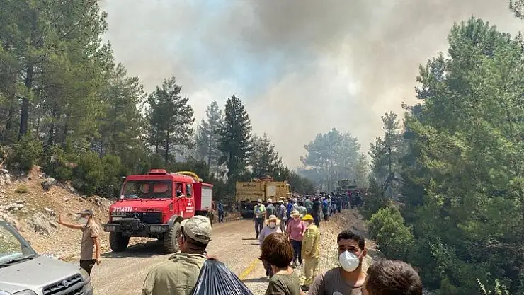 Seydikemerde alevlere karşı seferberlik sürüyor