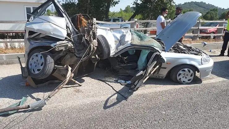 SEYDİKEMER'DE İLGİNÇ KAZA 2 YARALI 