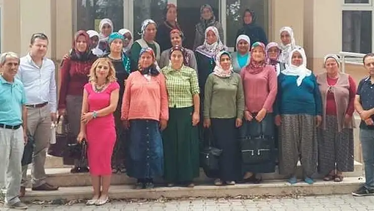 SEYDİKEMER'DE KADIN ÇİFTÇİLER EĞİTİM SERTİFİKALARINI ALDI