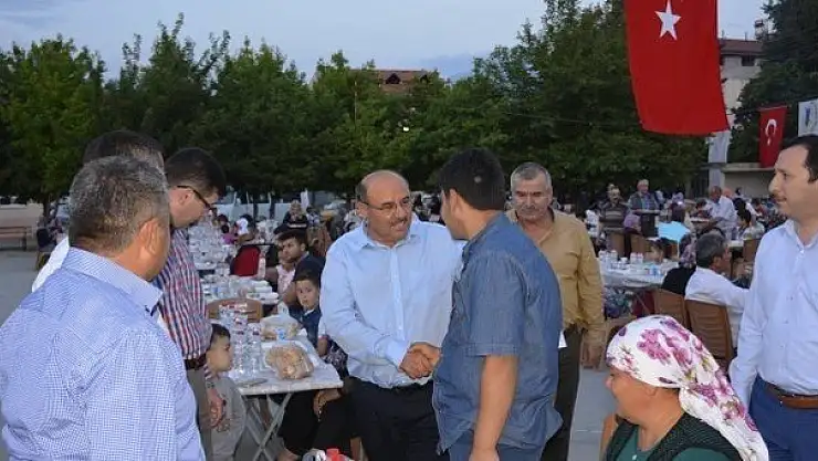 SEYDİKEMER'DE YETİMLERE İFTAR YEMEĞİ