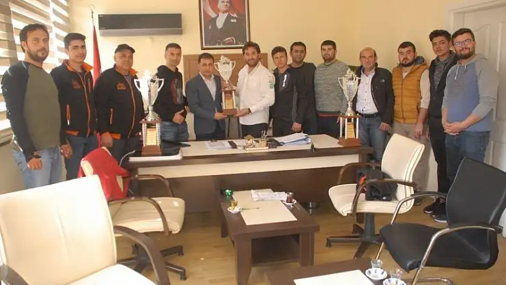 Sezonu Kupalarla Kapattılar 