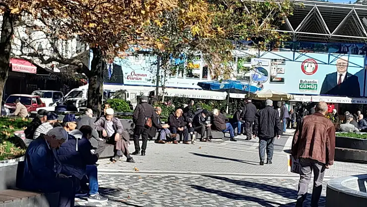 Sıcak Havayı Gören Muğlalılar Parklara Yöneldi