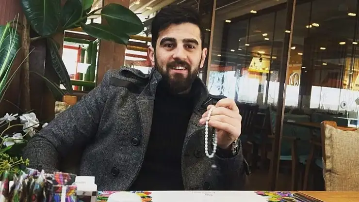 SIVA YAPARKEN YERE DÜŞTÜ, HASTANEDE HAYATINI KAYBETTİ