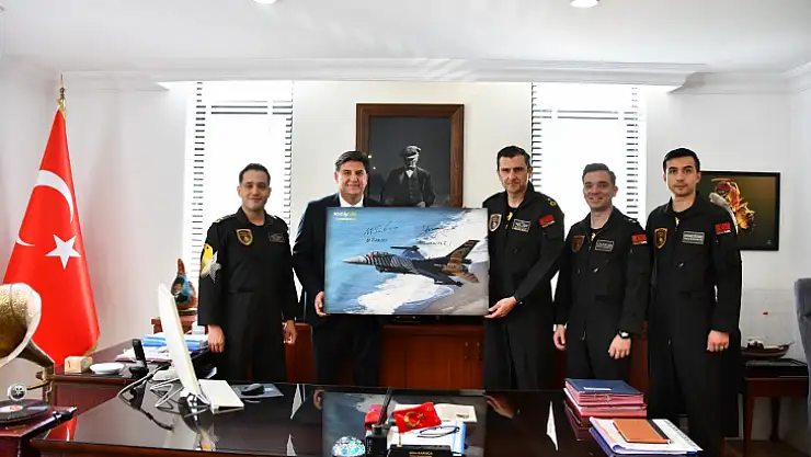 SOLOTÜRK Karaca'yı Ziyaret Etti