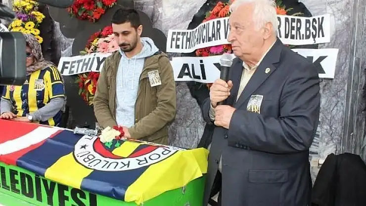 Son takım arkadaşları yalnız bırakmadı