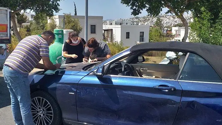 Spor otomobili ile Bodrum'da kaza yaptı