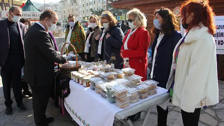 Stantlarda kooperatifte üretilen ürünler yer aldı