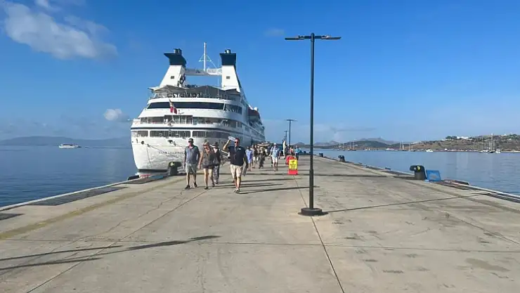 Star Legend isimli yolcu gemisi, 233 turist getirdi
