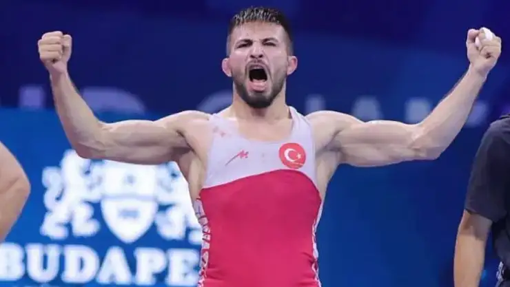 SÜLEYMAN ATLI'DAN ALTIN MADALYA