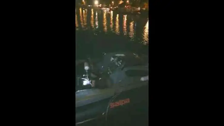 Sürat teknesi kayalıklara çarptı, ünlü iş insanı ve eşi hayatını kaybetti