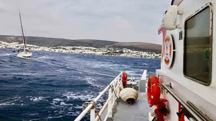 SÜRÜKLENEN 15 METRELİK TEKNEYİ KIYEM EKİPLERİ KURTARDI