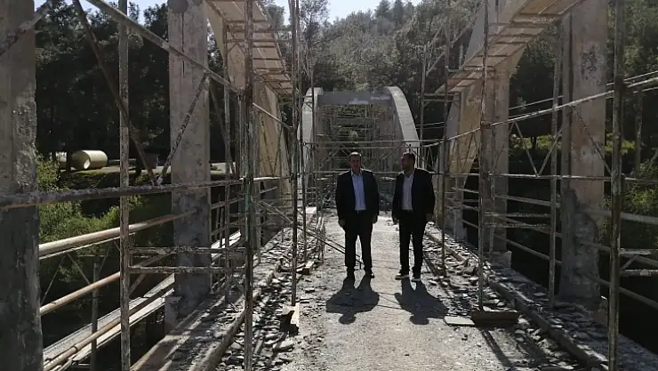 TARİHİ ATATÜRK KÖPRÜSÜ YENİLEME ÇALIŞMALARI DEVAM EDİYOR