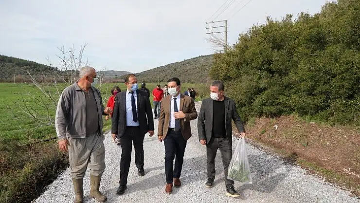 Tarımsal çalışmaları yerinde incelediler 