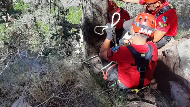 Tatilcileri JAK timi kurtardı