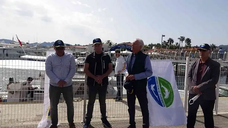 Tekne atıklarını toplayarak denizlerin kirlenmesini önleyen dernek, çevreciler ile buluştu