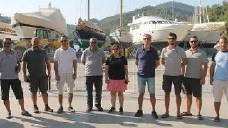 TEKNELER DENİZDE BEKLİYOR