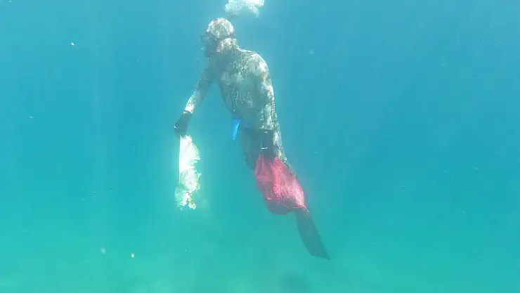 Temizlik Küçükbük'te devam etti