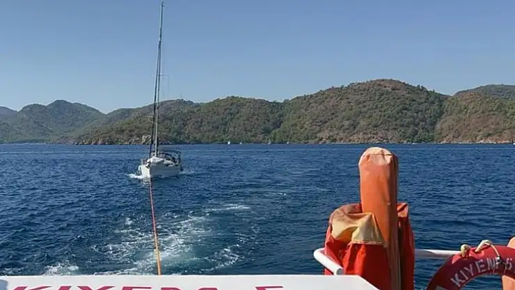 Tersane Adası açıklarında arızalanan tekneyi KIYEM kurtardı